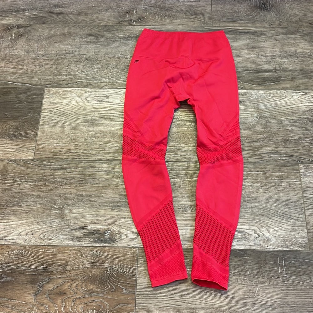 Fabletics NWT 7/8 leggings Size XS - Picture 3 of 3